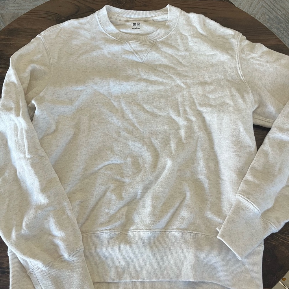 Uniqlo crewneck